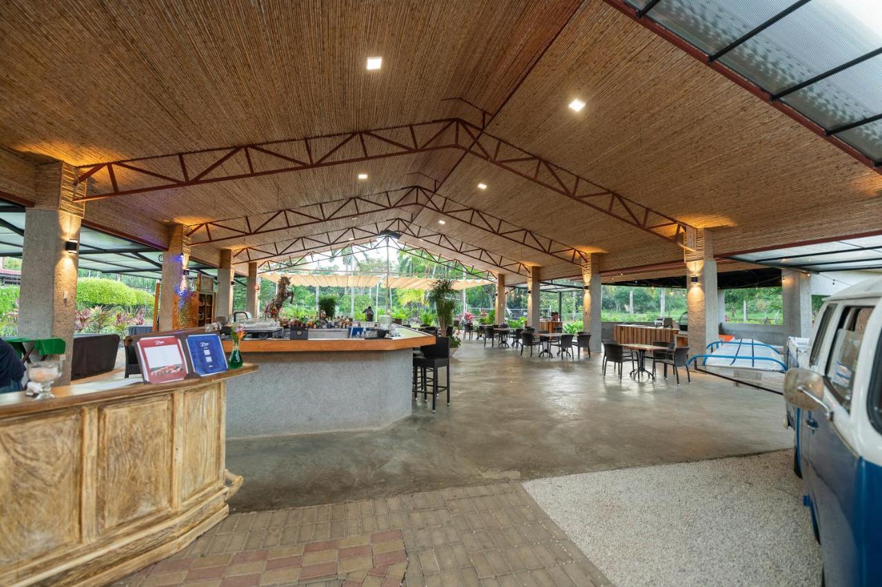 Hotel Costa Pacifica エステリリョス エクステリア 写真